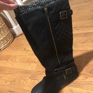 Leg warmer topped boots 👢